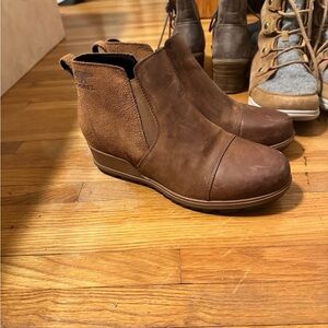 Sorel wedge boots